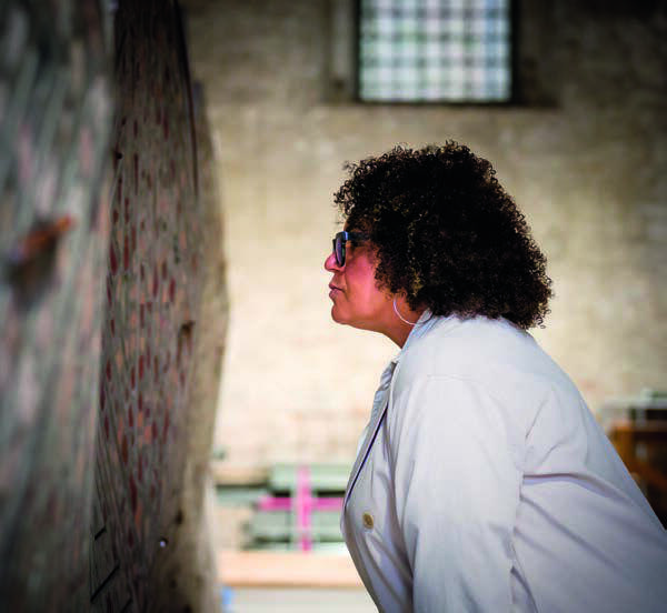 La commissaire Lesley Lokko.ANDREA AVEZÙ/COURTESY OF LA BIENNALE DI VENEZIA