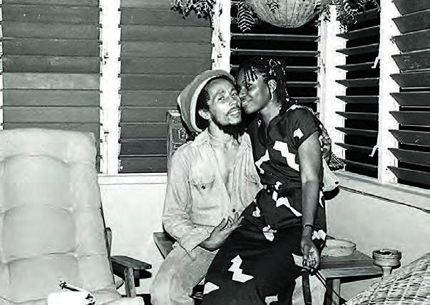 L’artiste et la « princesse » gabonaise, en 1980.