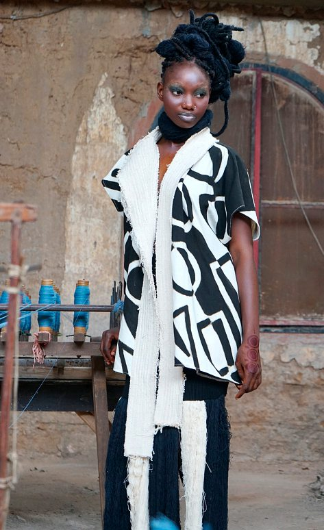 AWA MEITÉ, dans une ligne entre tradition et modernité, honore le bogolan artisanal.DR