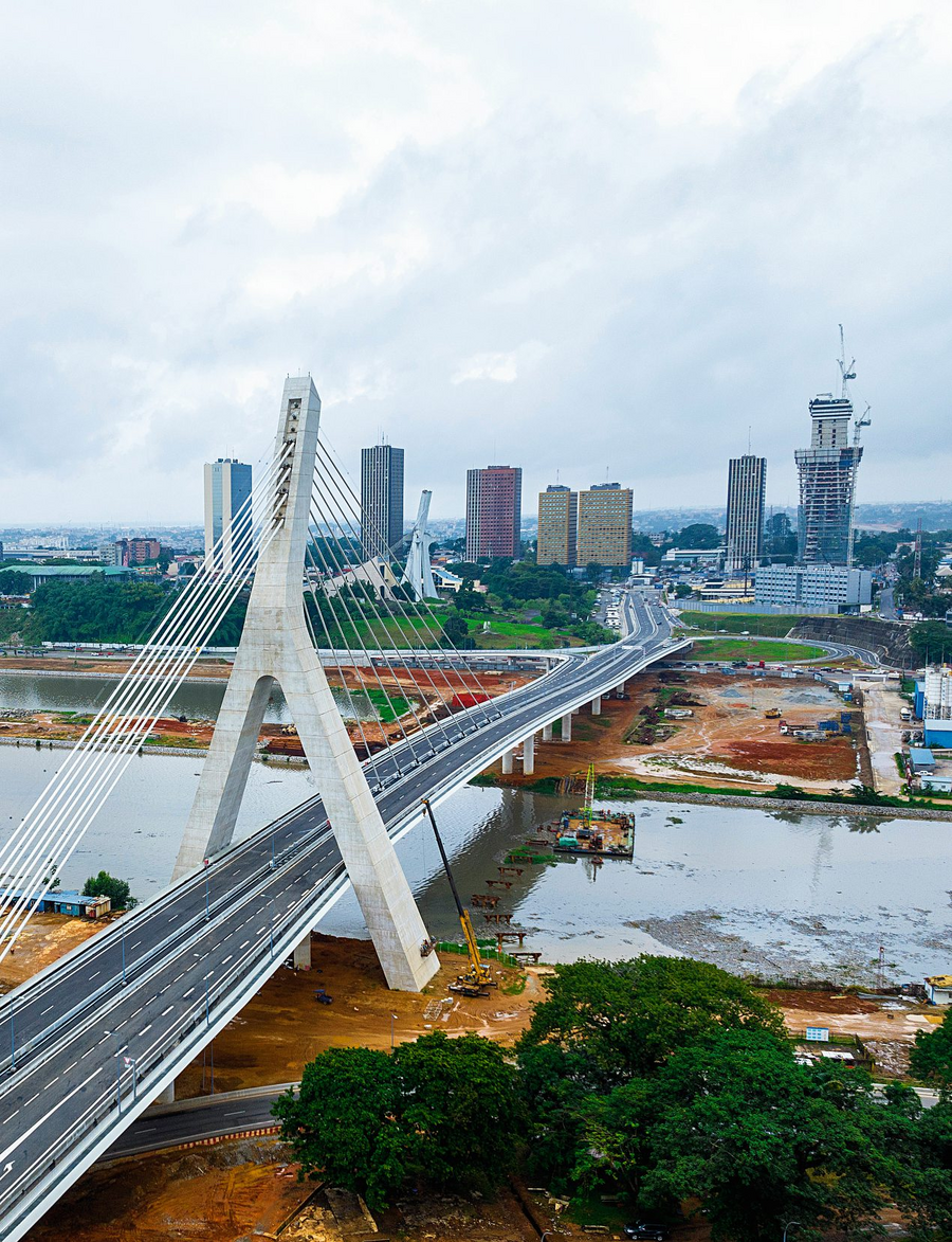 Le pont à haubans pour passer du Plateau à Cocody.NABIL ZORKOT