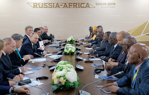 Sommet Russie-Afrique à Sotchi, en 2019, où 43 chefs d’État ont répondu à l’invitation de Vladimir Poutine. ALEXEI DRUZHININ/SPUTNIK/SPUTNIK VIA AFP