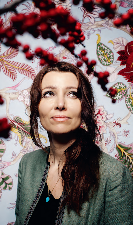 Elif Shafak. MARIE ROUGE POUR TÉLÉRAMA