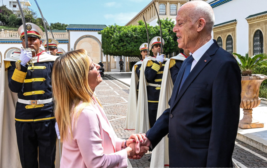 Le chef de l’État Kaïs Saïed rencontre la Première ministre italienne Giorgia Meloni au palais présidentiel de Carthage, le 11 juin, lors de sa visite officielle. 